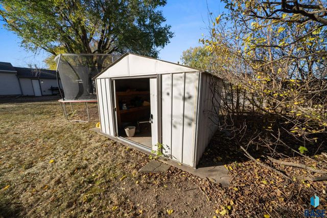 5800 W 15th St Street, Sioux Falls, SD 57106