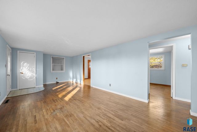 5800 W 15th St Street, Sioux Falls, SD 57106