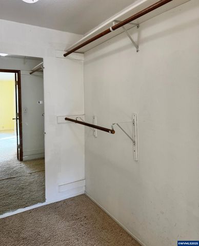 1124 Lakewood St SW, Albany, OR 97321