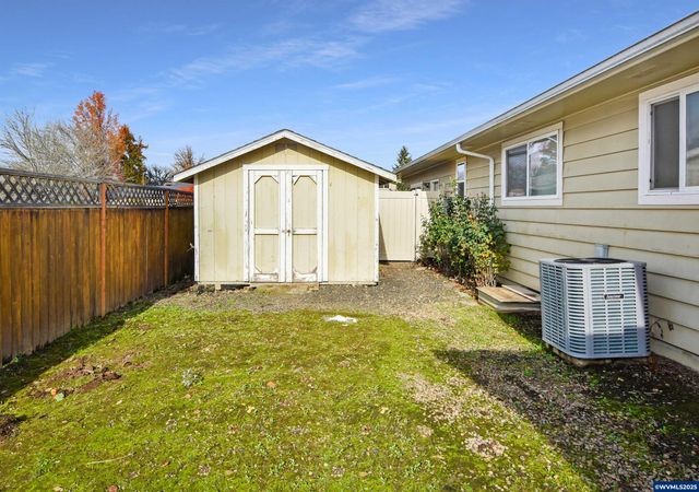 1124 Lakewood St SW, Albany, OR 97321