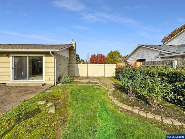 1124 Lakewood St SW, Albany, OR 97321