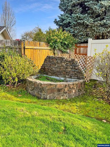 1124 Lakewood St SW, Albany, OR 97321