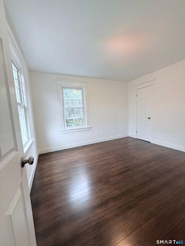 67 Faire Harbour Place, New London, CT 06320
