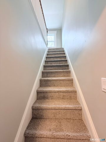 67 Faire Harbour Place, New London, CT 06320