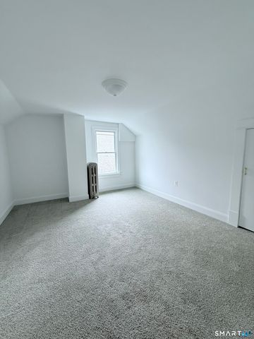 67 Faire Harbour Place, New London, CT 06320