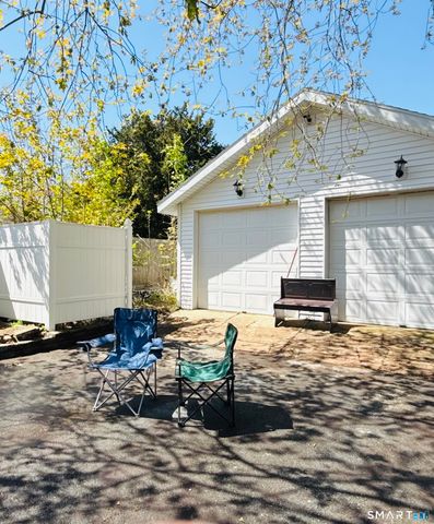 67 Faire Harbour Place, New London, CT 06320