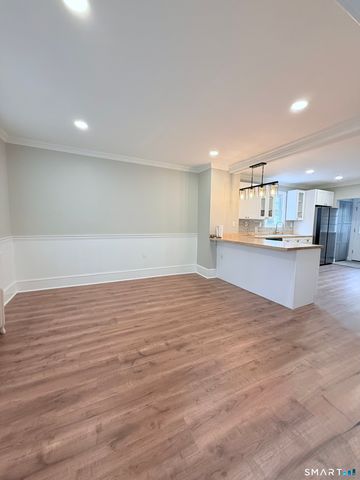 67 Faire Harbour Place, New London, CT 06320