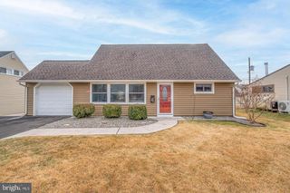 38 VICAR LN, Levittown, PA 19054