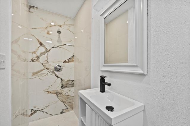 1730 N ORANGE STREET, Mount Dora, FL 32757