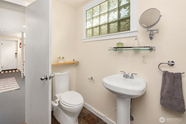 1016 NE 95th Street, Seattle, WA 98115