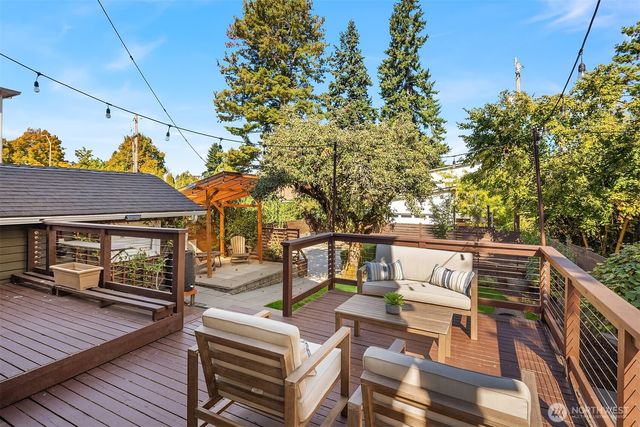 1016 NE 95th Street, Seattle, WA 98115