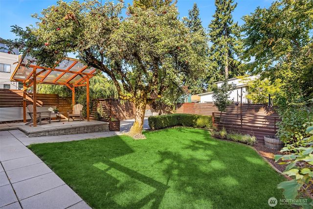 1016 NE 95th Street, Seattle, WA 98115