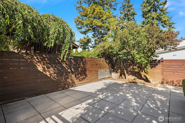1016 NE 95th Street, Seattle, WA 98115