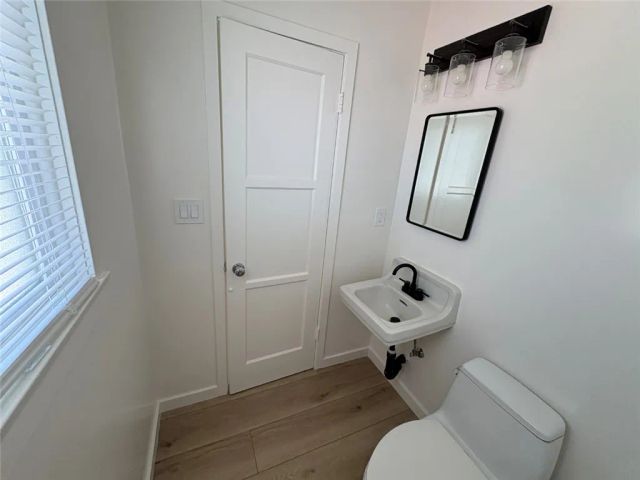 8 Santa Ana 8, Long Beach, CA 90803