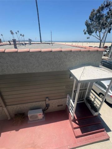8 Santa Ana 8, Long Beach, CA 90803