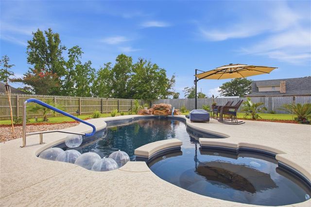 208 Zinfandel Dr Drive, Lake Charles, LA 70611