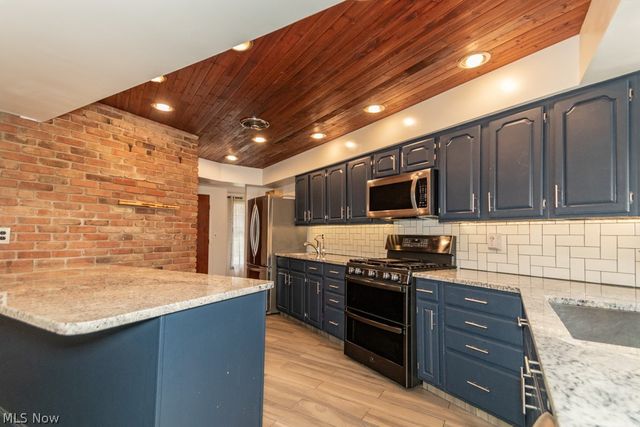 9251 Boyer Lane, Kirtland Hills, OH 44060