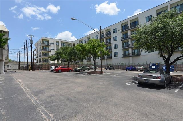 910 Duncan LN 13, Austin, TX 78705