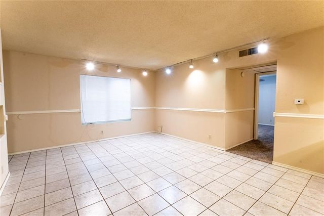 910 Duncan LN 13, Austin, TX 78705