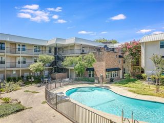 910 Duncan LN 13, Austin, TX 78705
