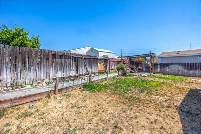 7717 Church 95, Highland, CA 92346