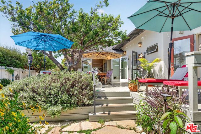 2746 Stoner Avenue, Los Angeles, CA 90064