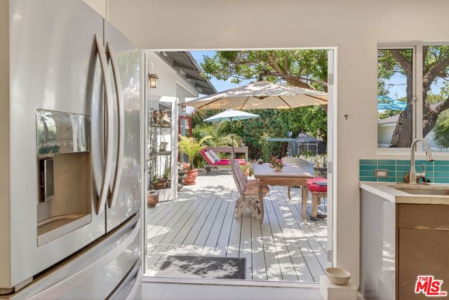 2746 Stoner Avenue, Los Angeles, CA 90064