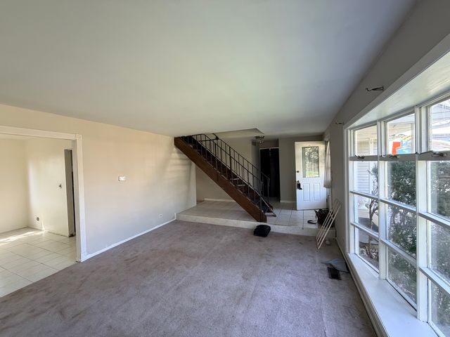 375 Longford Drive, Elgin, IL 60120
