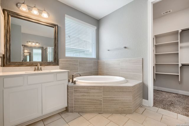 647 Mission Hill Run, New Braunfels, TX 78132