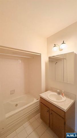 5415 Richmond Road, West Milford, NJ 07480