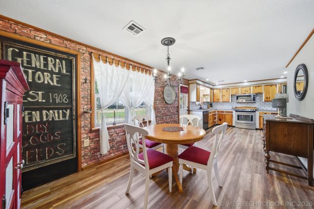 23590 N 3930 Road, Bartlesville, OK 74003