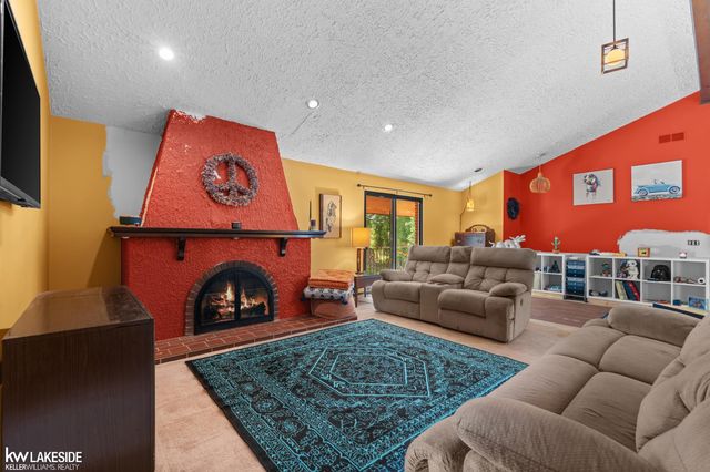 37632 Joanne Drive, Clinton Twp, MI 48036