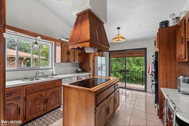 37632 Joanne Drive, Clinton Twp, MI 48036