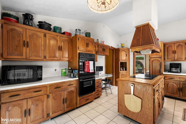 37632 Joanne Drive, Clinton Twp, MI 48036