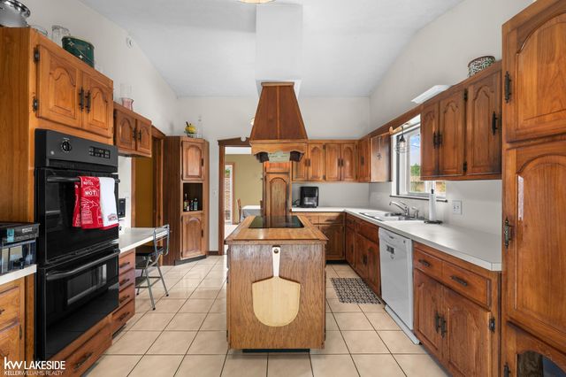 37632 Joanne Drive, Clinton Twp, MI 48036