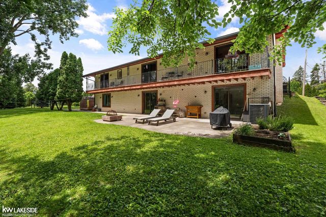 37632 Joanne Drive, Clinton Twp, MI 48036