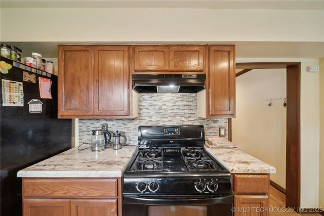 200 E Young Street, Morris, OK 74445