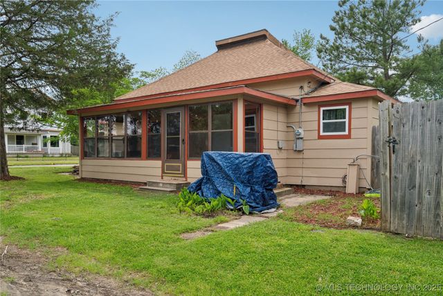 200 E Young Street, Morris, OK 74445