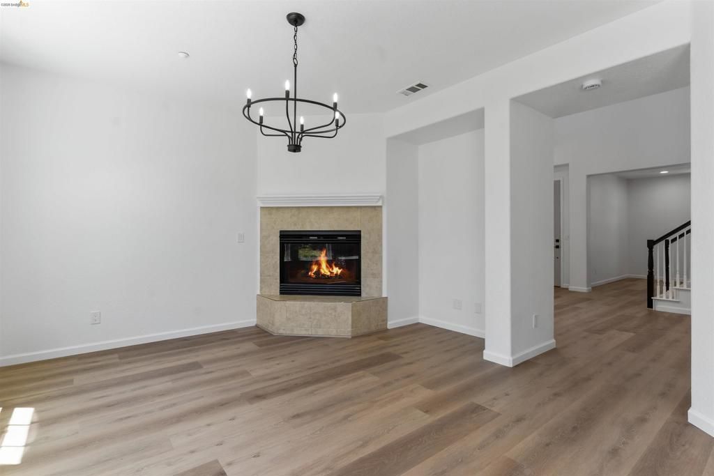 Image 15 of property listing at 60 Narcissus Ct, Oakley, CA 94561