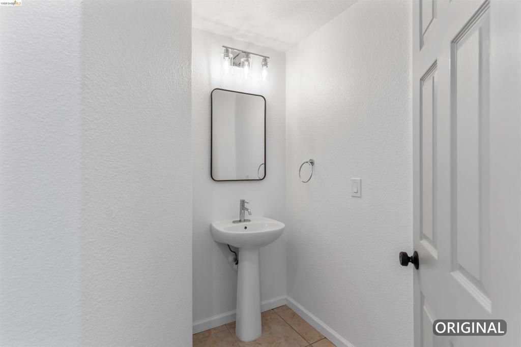 Image 17 of property listing at 60 Narcissus Ct, Oakley, CA 94561