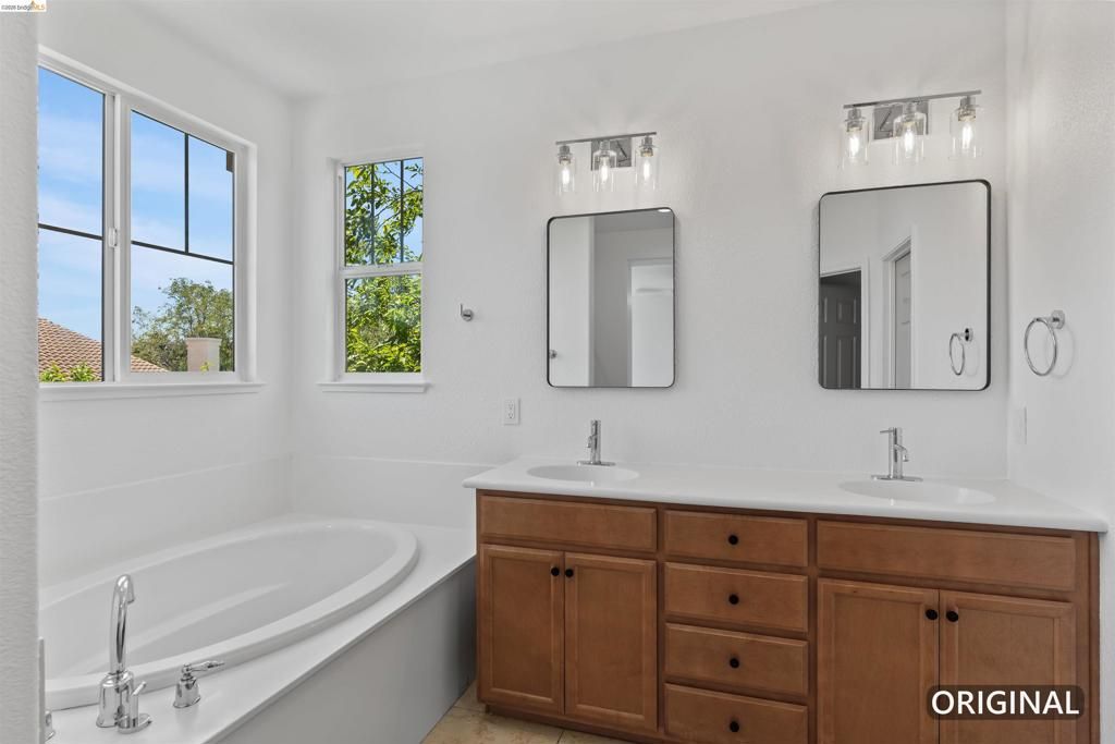 Image 23 of property listing at 60 Narcissus Ct, Oakley, CA 94561
