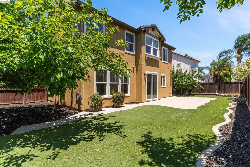 Image 37 of property listing at 60 Narcissus Ct, Oakley, CA 94561