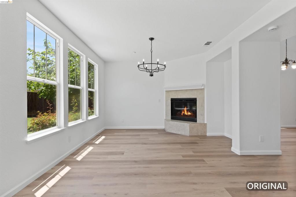 Image 4 of property listing at 60 Narcissus Ct, Oakley, CA 94561