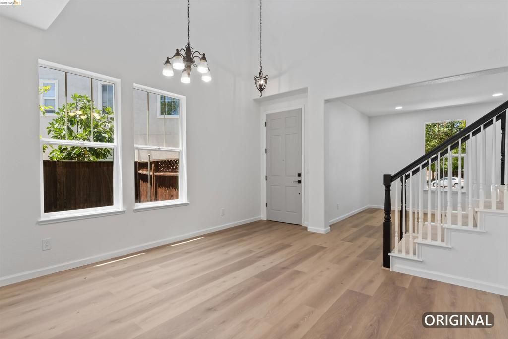 Image 6 of property listing at 60 Narcissus Ct, Oakley, CA 94561