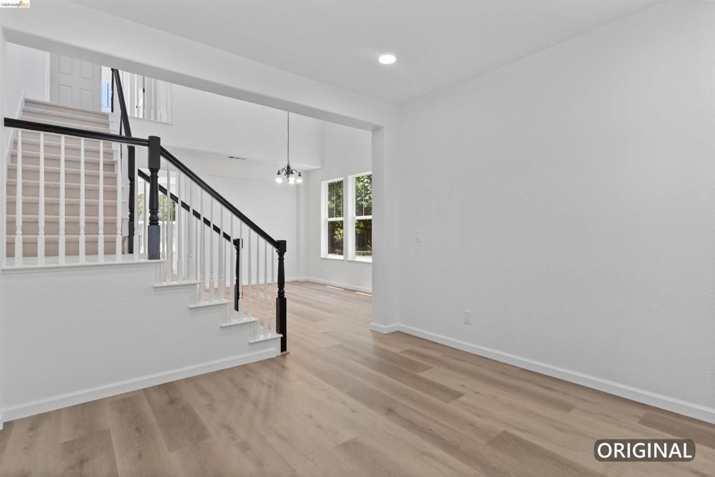Image 8 of property listing at 60 Narcissus Ct, Oakley, CA 94561