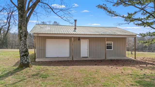 300A Governor Hall Rd, Castalian Springs, TN 37031