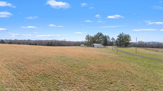 300A Governor Hall Rd, Castalian Springs, TN 37031