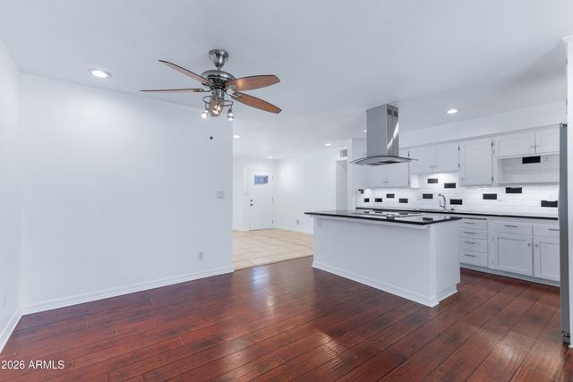 8702 E PLAZA Avenue, Scottsdale, AZ 85250