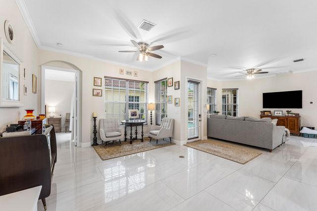 5827 Via De La Plata Circle, Delray Beach, FL 33484