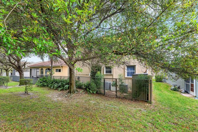 5827 Via De La Plata Circle, Delray Beach, FL 33484